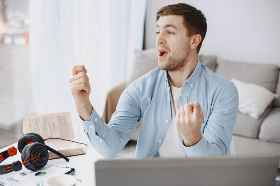 Tips Investasi Saham untuk Karyawan Gaji UMR yang Ingin Mulai dari Nol
