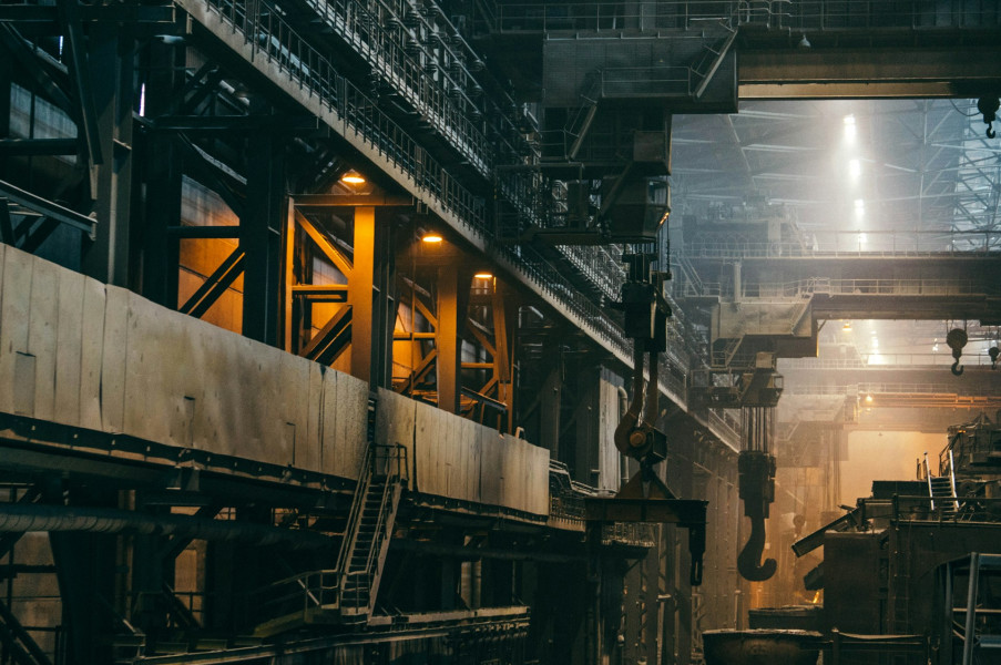 Smelter Freeport Rampung Akhir 2023 dan Mulai Beroperasi 2024